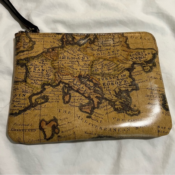 NWOT Patricia Nash Cassini Wristlet Purse European Map 5”x3” Printed Leather - Picture 4 of 9